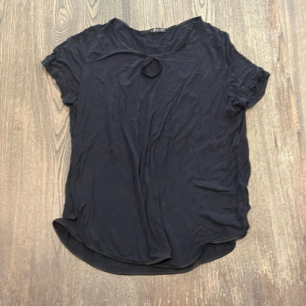 Venus Tee Shirt Short Sleeves Keyhole Neck Casual Round Neck Minimalist Black L